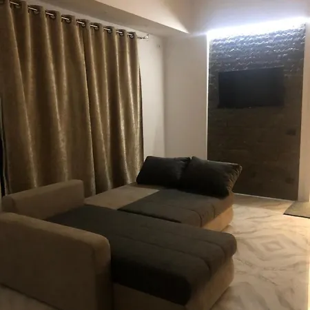 Two Lovely Bed In Apartment