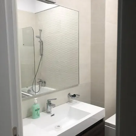 Two Lovely Bed In Apartment Bucharest